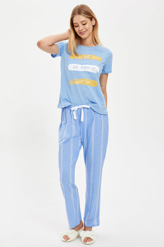Kısa Üstü ve Uzun Alt Baskılı Pijama Takımı