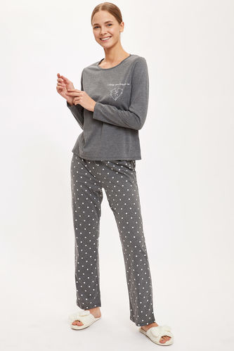 Altı Desenli Üstü Minimal Baskılı Pijama Takımı