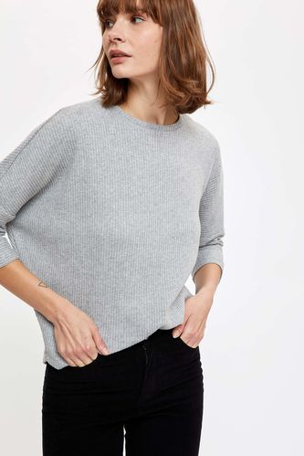 Relax Fit Bat Sleeve Blouse