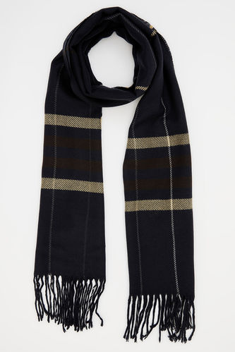 Checkered Patterned Scarf With Fringes