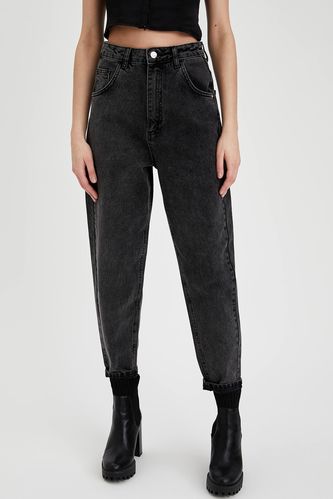 Dirty Cut Extra High-Waist Carrot Fit Trousers