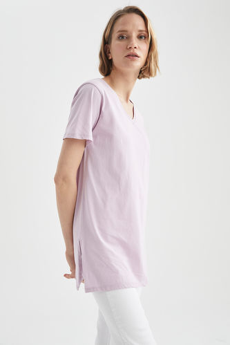 T-shirt oversize à col en V et tunique détaillée avec fente