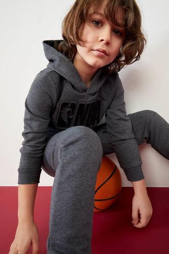 Erkek Çocuk Defacto Fit Regular Fit İnce Kumaş NBA Lisanslı Kapüşonlu Sweatshirt
