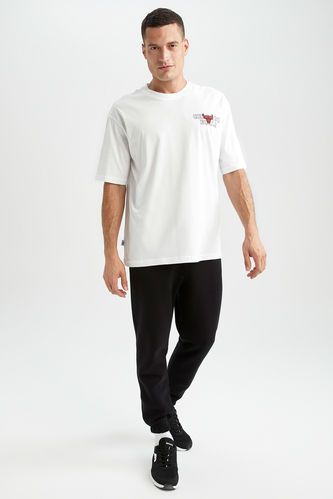 White MAN NBA Chicago Bulls Licensed Short Sleeve Oversize T-Shirt
