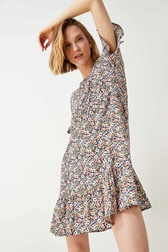 Volanlı Kol Detaylı Kemerli Çiçek Desenli Yazlık Mini Elbise