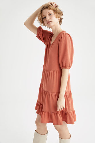 Regular Waist Short-Sleeved Knitted Dress