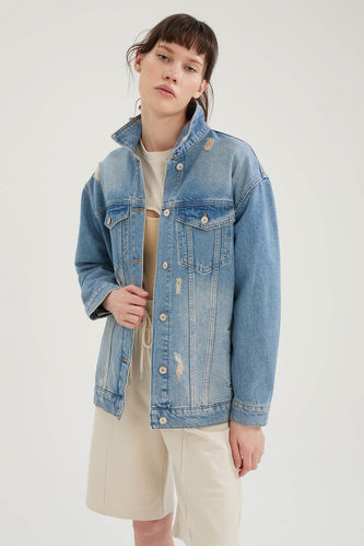 Eskitme Detaylı Oversize Fit Jean Ceket