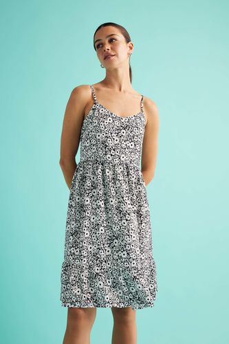 Kurzarm-Kleid in Mini-Länge mit V-Ausschnitt