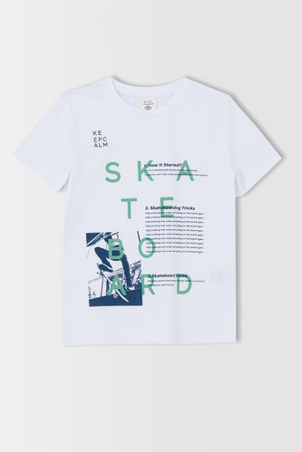 T-shirt à manches courtes imprimé skateboard pour garçon
