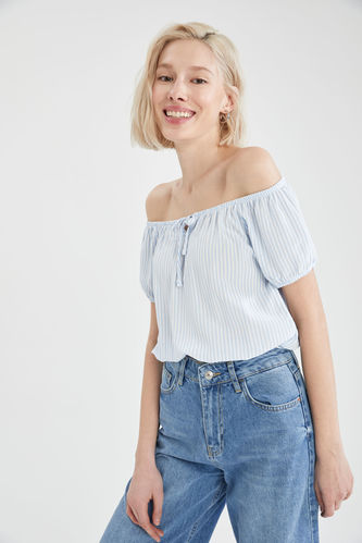 Short-Sleeved Relaxed Fit Scoop Neck Blouse