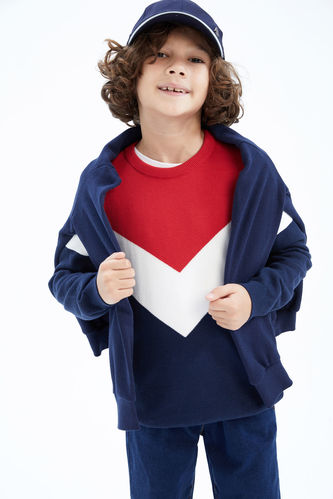Пуловер стандартного кроя с круглым вырезом для мальчиков