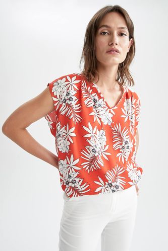 Relaxed Fit Tropical Patterned Sleeveless Blouse
