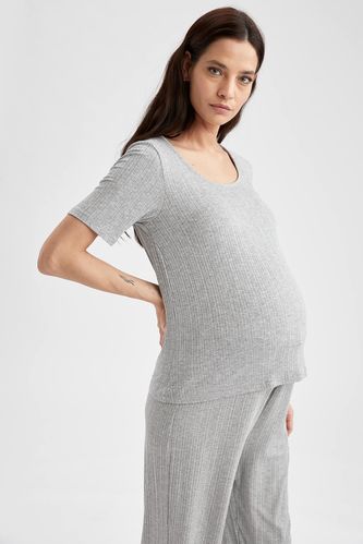 Basic Short Sleeve Maternity T-Shirt