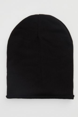 plain black beret