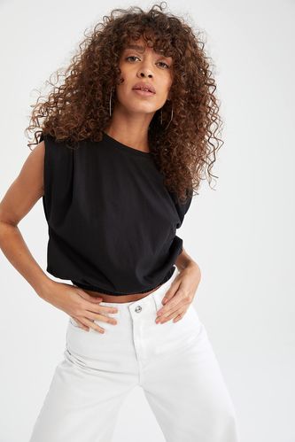 Relaxed Fit Sleeveless Crew Neck Crop Top