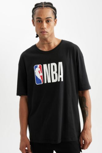 DeFactoFit NBA Wordmark Oversize Geniş Kalıp Bisiklet Yaka Baskılı Pamuklu Kısa Kollu Tişört