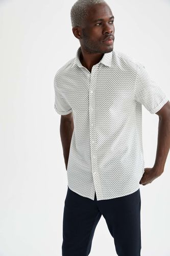Modern Fit Patterned Short Sleeve Shirt