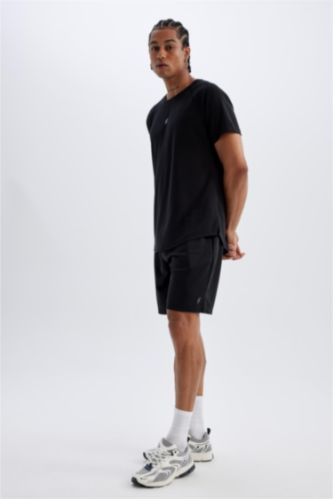 Erkek Siyah Slim Fit Dar Kesim Sporcu Standart Paça Şort