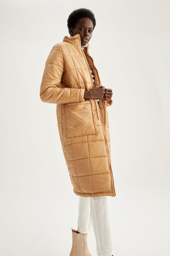 معطف شتوي طويل مبطن قابل للنفخ بياقة واقفة عادي مع جيوب