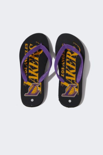 Lakers flip online flops