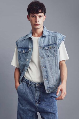 Veste en jean coupé sale