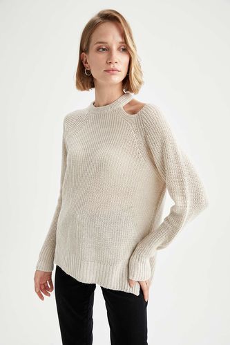 Пуловер пісочного кольору