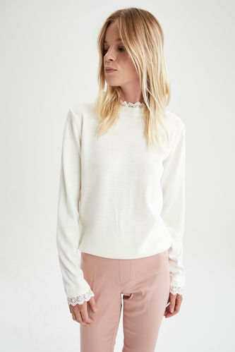 Long Sleeve Crow Neck Pullover