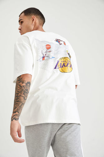 Space Jam ve NBA Los Angeles Lakers Lisanslı Oversize Fit Sırt Baskılı Kısa Kollu Tişört