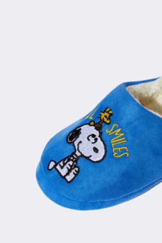 Snoopy on sale house slippers