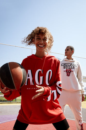 DeFactoFit NBA Chicago Bulls Lisanslı Oversize Fit Kapüşonlu Sweatshirt