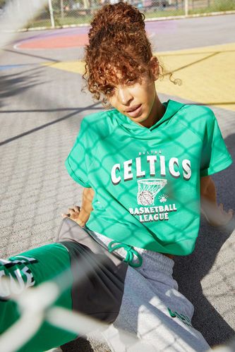 NBA Boston Celtics Lisanslı Kapüşonlu Relax Fit Kısa Kollu Sweatshirt
