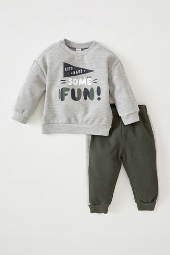 Regular Fit Text Print Sweatshirt & Sweatpants Set