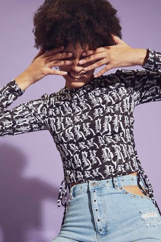 Coool Gotik Baskılı Beli Bağlama Detaylı Uzun Kollu Crop Tişört