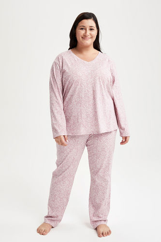 V Yaka Desenli Relax Fit Uzun Kollu Büyük Beden Pijama Takımı