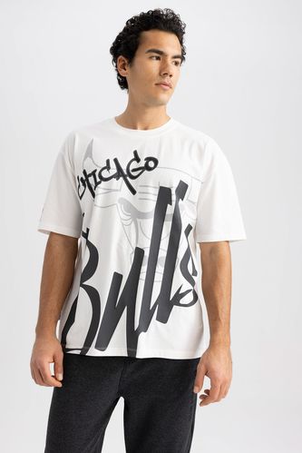 NBA Men White Printed Round Neck Chicago Bulls T-shirt