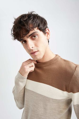 Пуловер приталеного крою з круглим вирізом для чоловіків