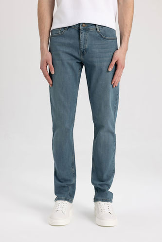 Slim Fit Ankle Jeans