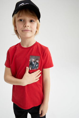 Erkek Çocuk 23 Nisan Çocuk Bayramı Atatürk Baskılı Kırmızı Kısa Kollu Tişört