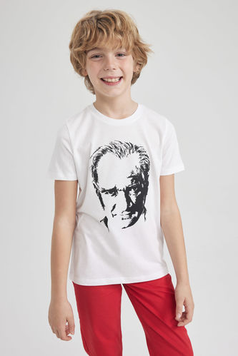 Erkek Çocuk 23 Nisan Çocuk Bayramı Atatürk Baskılı Pamuklu Penye Beyaz Kısa Kollu Tişört
