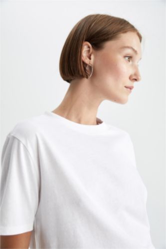 حريمي أبيض Regular Fit Short Sleeve T-Shirt