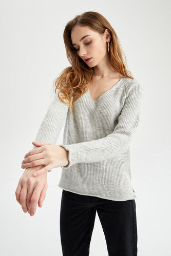 Пуловер стандартного кроя с V образным вырезом для женщин