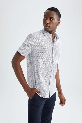 Modern Fit Short Sleeve Printed Shirt