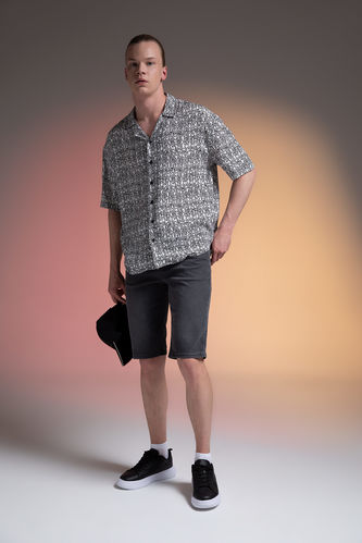 Cool chemise à manches courtes en viscose coupe régulière sous licence Keith Haring