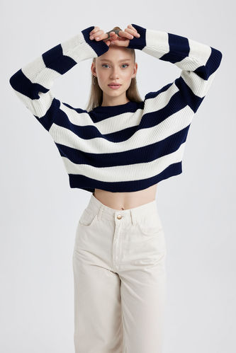 Пуловер оверсайз з круглим вирізом трикотажний для жінок