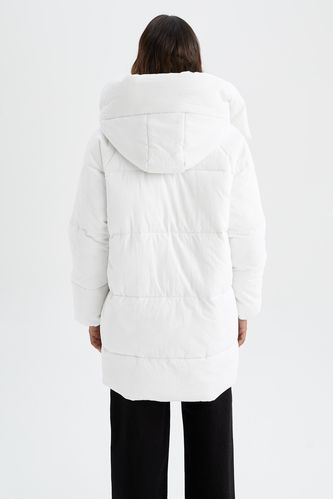 White WOMAN Thermal Waterproof Oversize Fit Hooded Padded Puffer
