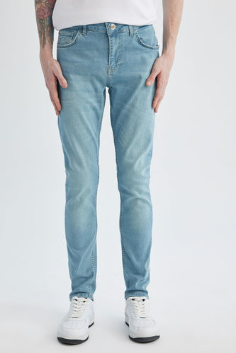 Skinny Fit Jeans mit normalem Bund