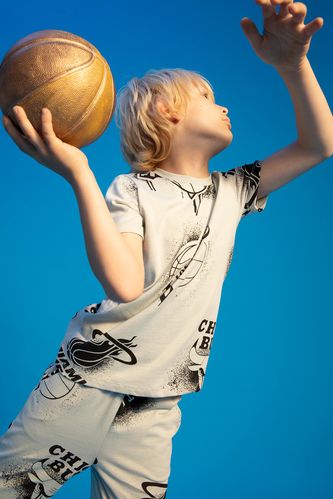 Erkek Çocuk Defacto Fit NBA Current Teams Lisanslı Regular Fit Bisiklet Yaka Desenli Kısa Kollu Tişört