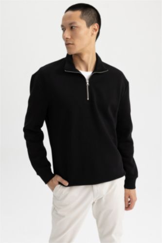 Men Black Comfort Fit Sweatshirt