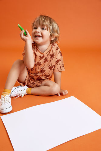 Erkek Bebek Palmiye Desenli Pamuklu Kısa Kollu Tişört