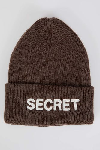 قبعة بيريه تريكو حريمي مطبوع بكلمة Secret